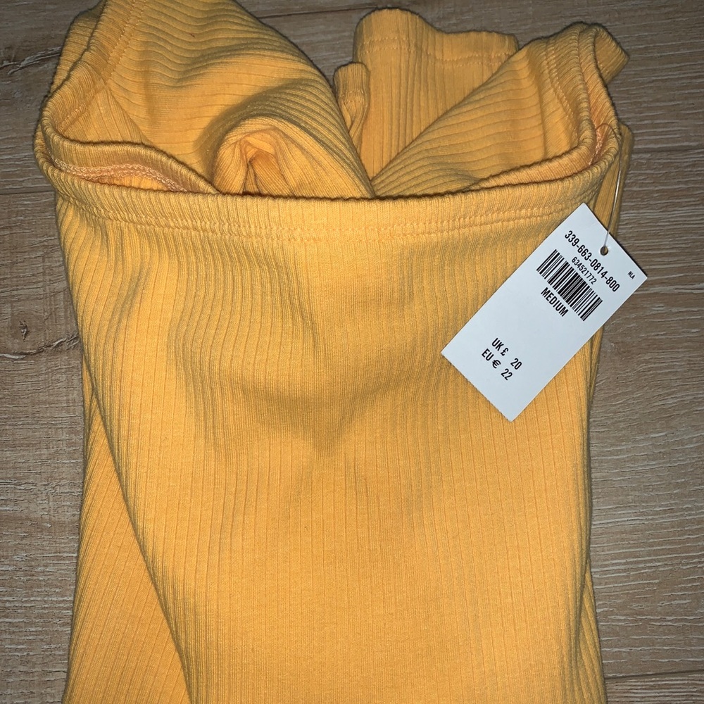 Off the shoulder tee